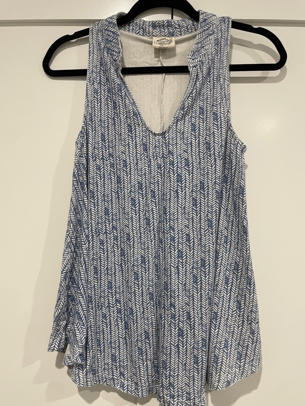 Cinnamon Girl Sleeveless Chevron Print Tank